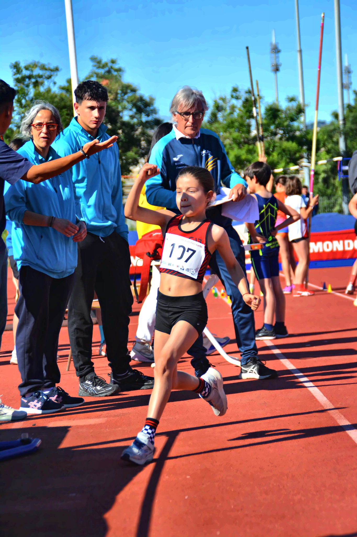 Club Atletisme Badalona - Escola